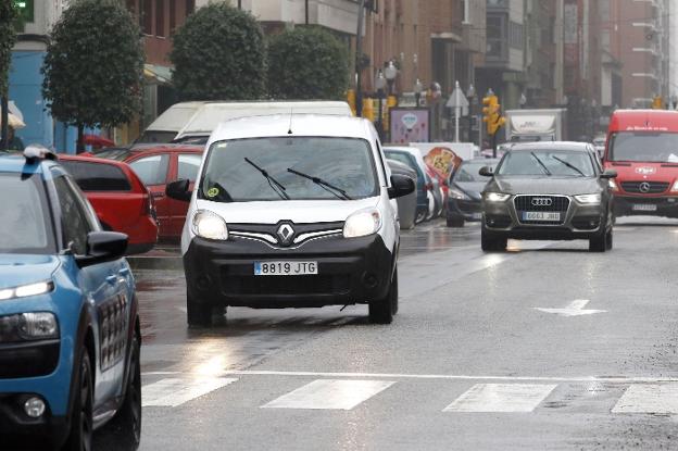 La aplicación de las restricciones de la ordenanza de Movilidad de Gijón tendrá un periodo inicial sin multas