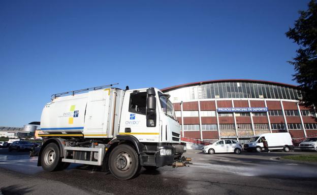 Coronavirus en Asturias | Oviedo comenzará mañana a baldear las calles con una mezcla de agua y lejía