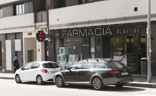 Intenta robar en una farmacia de El Berrón a plena luz del día