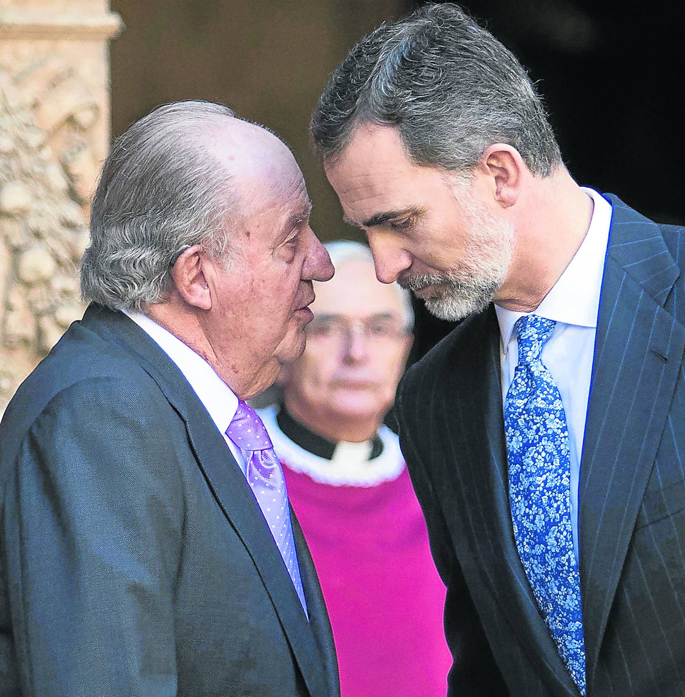 Felipe VI marca distancias con su padre al renunciar a su herencia y retirarle la asignación