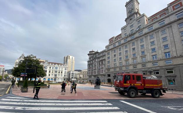 Coronavirus en Asturias | La UME centra sus esfuerzos en la desinfección del HUCA y alrededores