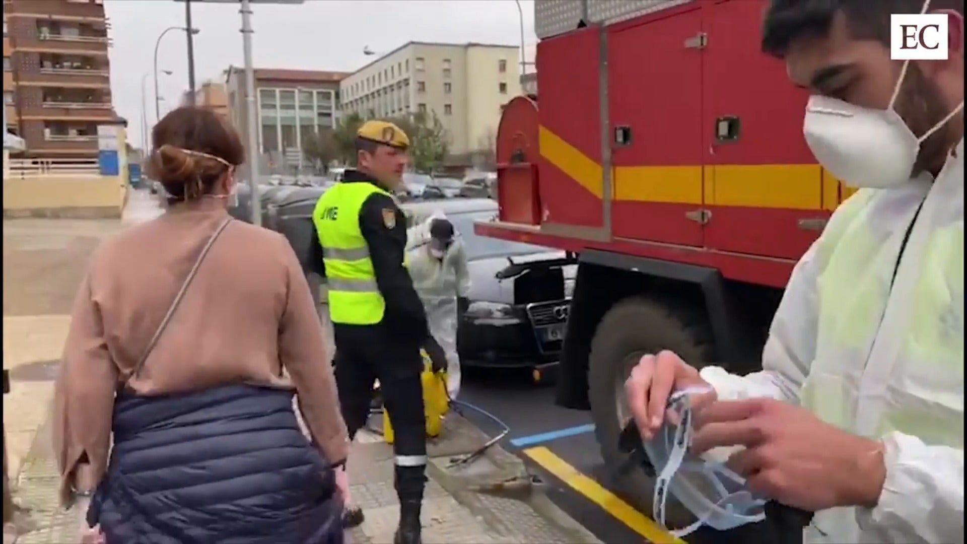 La UME desinfecta Gijón