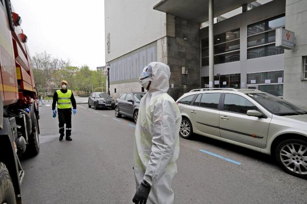 Coronavirus | El Ejército realiza trabajos de desinfección en cuatro centros de salud de Gijón