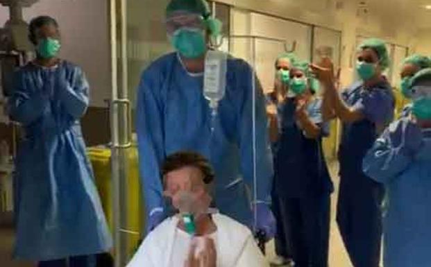 Coronavirus | Primera paciente con coronavirus dada de alta de la UCI del HUCA