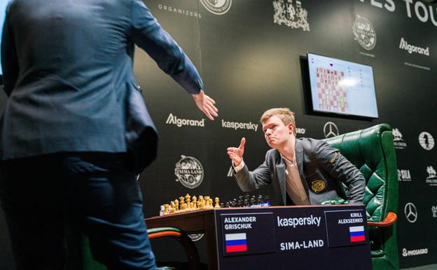 Otro triunfo de Nepómniachtchi le hace más líder