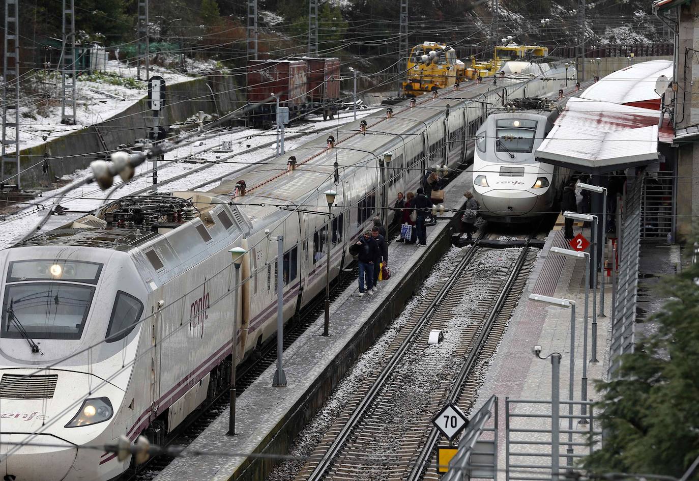 Los viajeros asturianos podrán llegar con el AVE hasta Barajas sin tener que bajar del tren