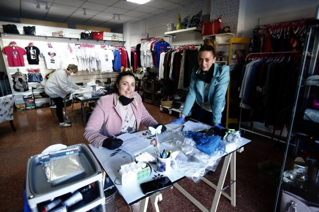 Coronavirus en Asturias | «Una sábana son 126 mascarillas»