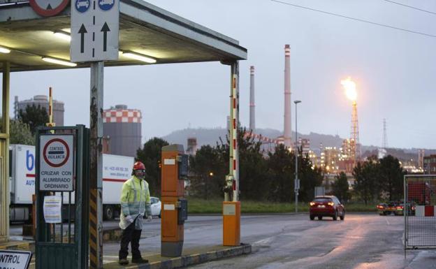 La industria asturiana busca su encaje en el decreto del Gobierno para gestionar el caos