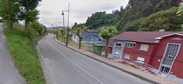 Auxilian a un celador del San Agustín tras tres días tendido en el suelo de su domicilio