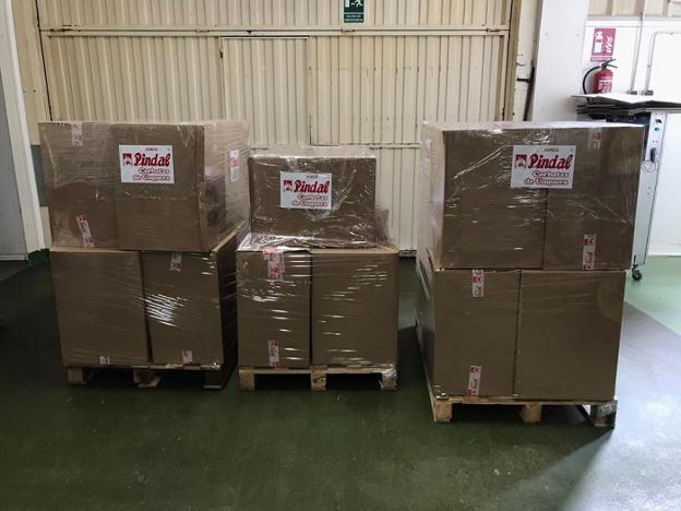 Envían corbatas de Ribadedeva para endulzar Ifema