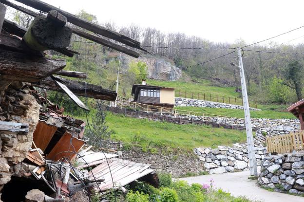 «Los vecinos tienen miedo a un nuevo argayo en La Cortina»