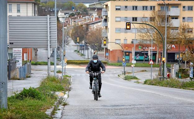 Multan a un ciclista de Getxo que tardaba casi tres horas en ir a trabajar