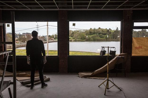 El bar de Overo reabrirá con vistas al embalse tras una profunda renovación
