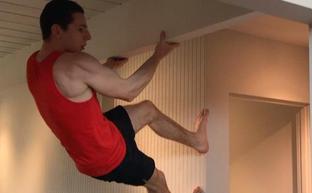 Los escaladores convierten sus casas en rocódromos durante el confinamiento