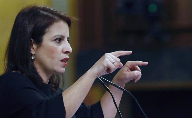 Adriana Lastra, sobre la vuelta del PP al Pleno del Congreso: «Vox toca el silbato y la derechita cobarde baila»