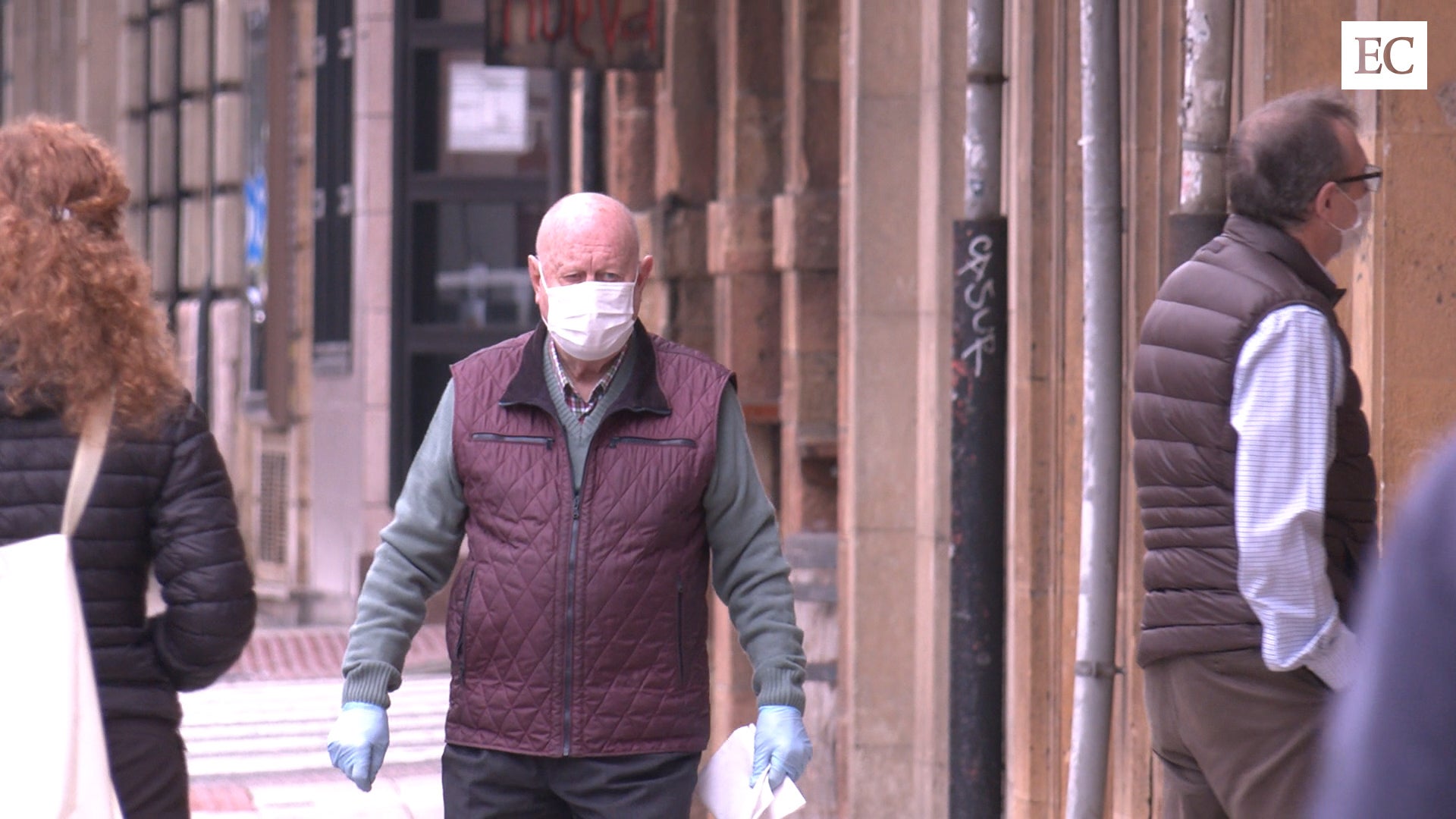 Mascarillas de hasta 25 euros, el desconcierto de precios y existencias de un bien cada vez más preciado