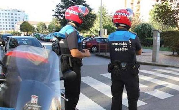 Detienen a un hombre por agredir a su hija en su domicilio de Gijón