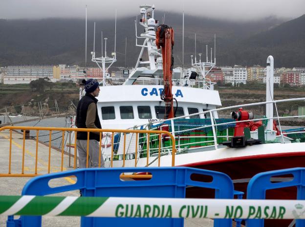 Retenido un pesquero de Cudillero en Burela por el positivo de un tripulante