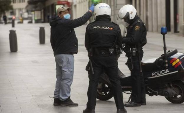 Denunciados un bar y una peluquería en Gijón por incumplir el estado de alarma