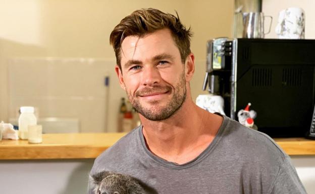 El hijo de Chris Hemsworth y Elsa Pataky se cuela en una entrevista de su padre