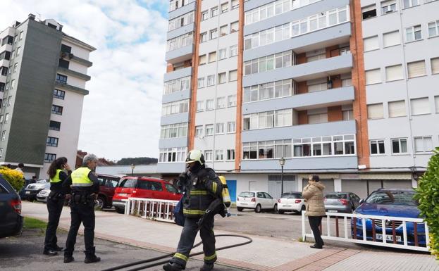 Sofocan un incendio en un piso de Salinas