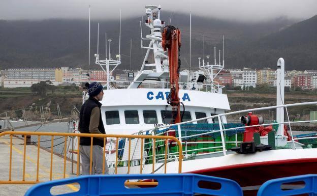 Los tripulantes del 'Carla' continuarán confinados en Burela hasta el día 27