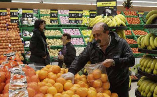 Coronavirus | La OCU detecta las primeras subidas de precio generalizadas en supermercados