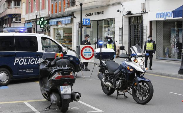 Detenido en Gijón mientras viajaba sin justificación en un taxi portando droga