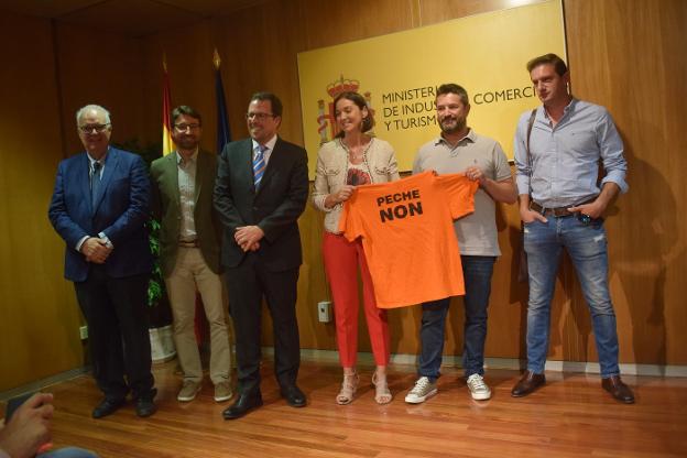 La plantilla de Alu Ibérica advierte de que «no se puede pasar página»