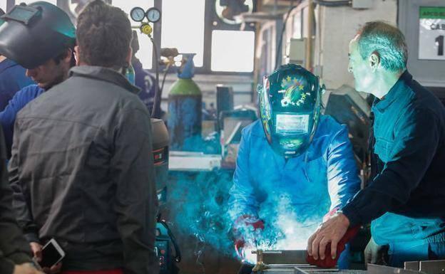 Educación reduce al mínimo las prácticas en empresa para 6.000 alumnos de FP y permitirá realizarlas de forma telemática