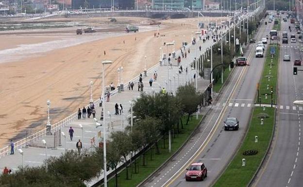 Gijón cortará un tramo del carril derecho del paseo del Muro para facilitar la 'desescalada'