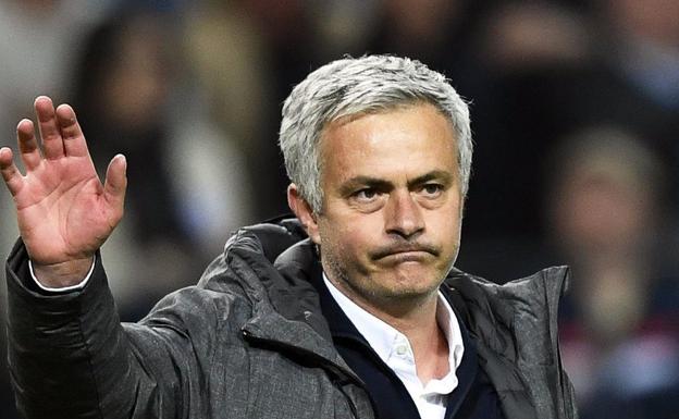 Mourinho, partidario de jugar a puerta cerrada y acabar el curso