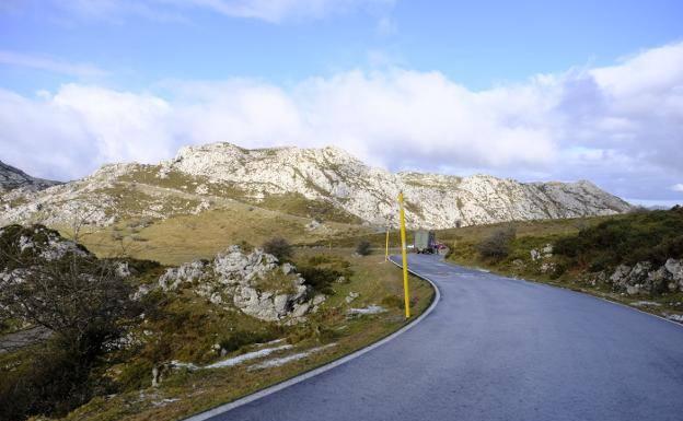 La carretera a Covadonga, cortada a partir de este lunes por obras