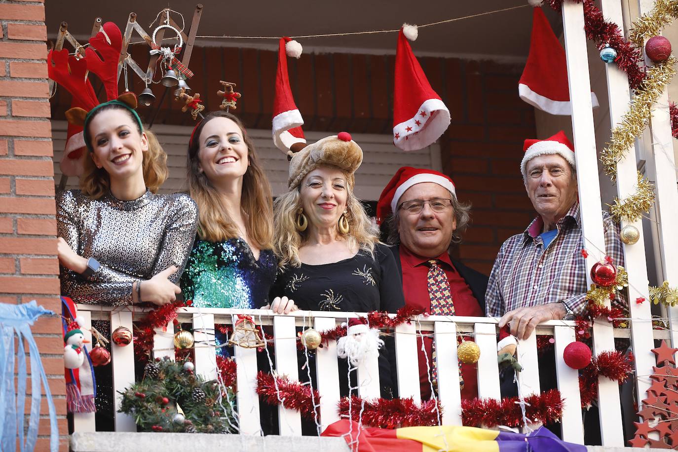 Contrueces celebra las doce campanadas para iniciar con buen pie la desescalada