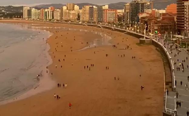 VÍDEO | Así estuvo el paseo de El Muro de Gijón durante el domingo