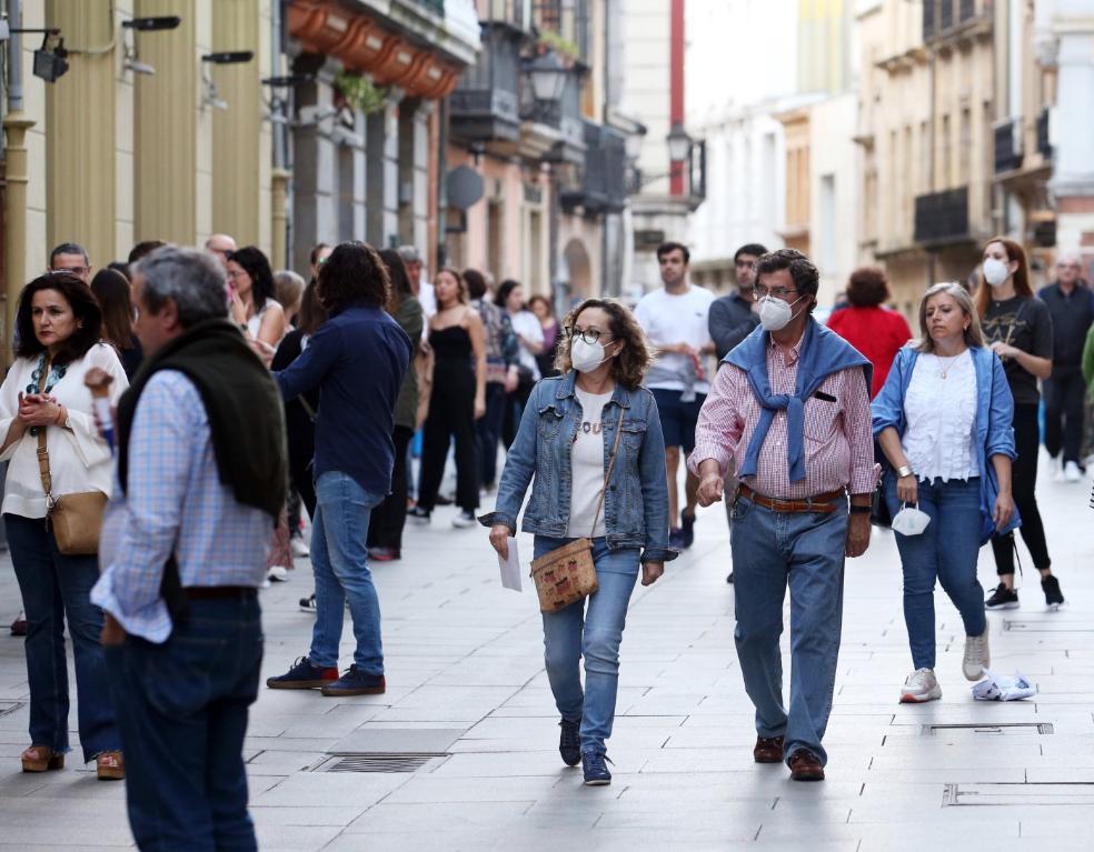 La vida vuelve a las calles con horarios