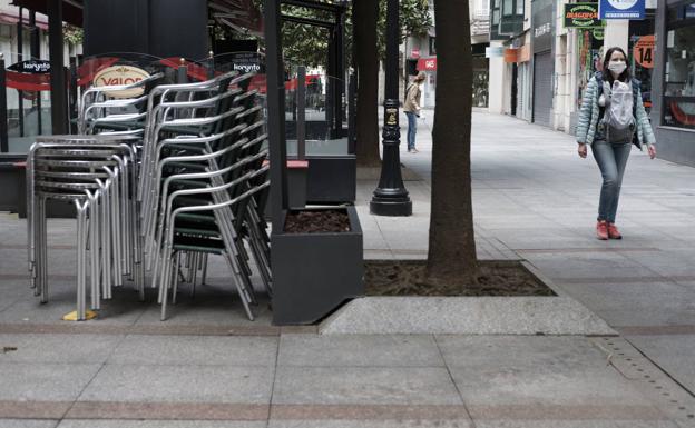Gijón permite ampliar las terrazas un cien por cien para evitar la pérdida de mesas