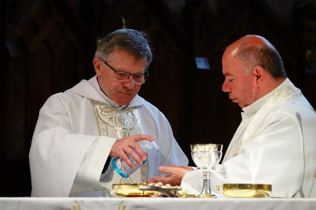 «Añorábamos a la Santina»