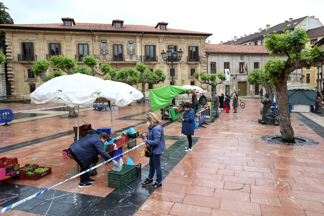 Asturias comienza a abrir sus mercados