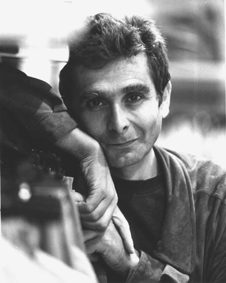 Adolfo Domínguez: La historia de un diseñador que sigue rompiendo moldes en la moda