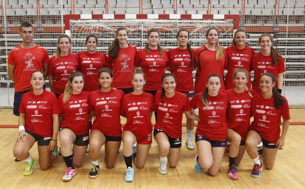 El Balonmano Gijón se reinventa una temporada más