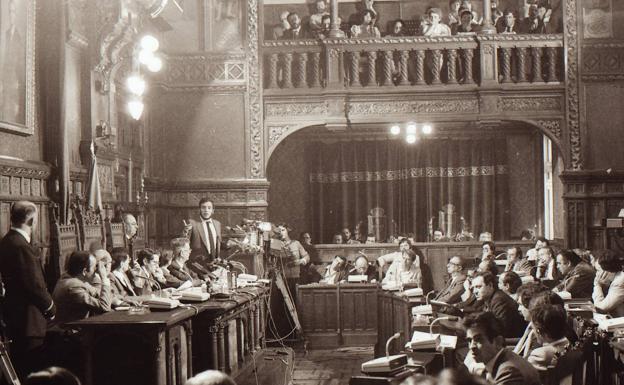 La fototeca asturiana saca a la luz 40.000 imágenes de su colección