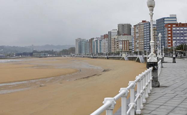 Lo bonito del Muro es caminar junto al mar