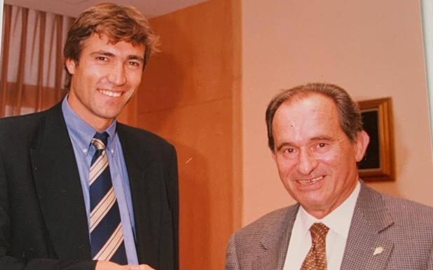 Julio Salinas recuerda su pasado en el Sporting