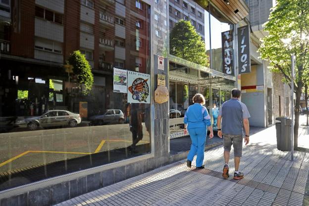 La Audiencia Provincial excarcela al joven que incendió un bar con su expareja dentro