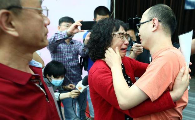 Se reencuentra con sus padres después de haber sido secuestrado hace 32 años
