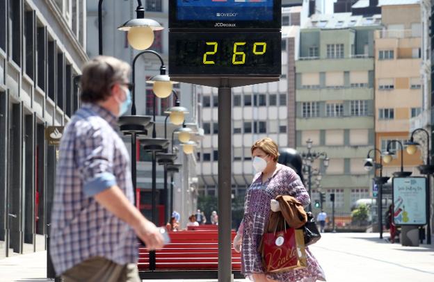 Asturias llega a los 30 grados sin baños ni playa