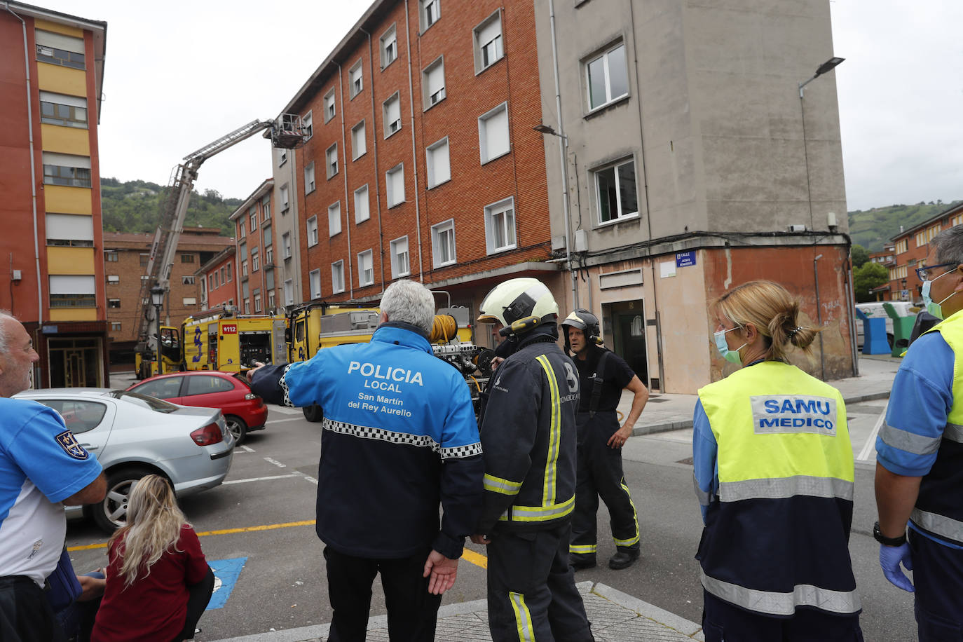 Un fuego calcina una vivienda en Sotrondio