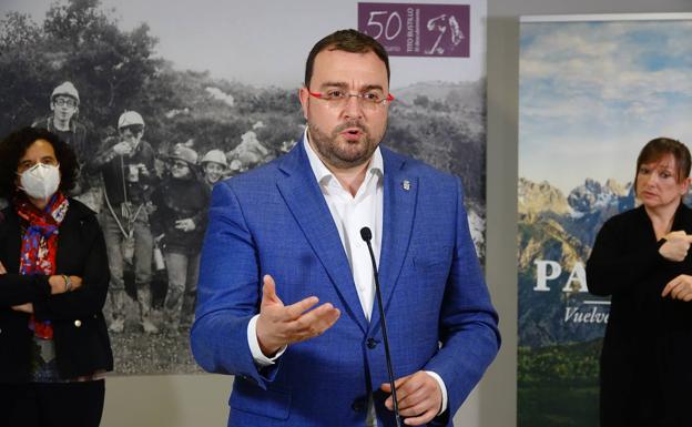 Barbón: «La legislación no puede tomar como modelo las playas del mediterráneo»