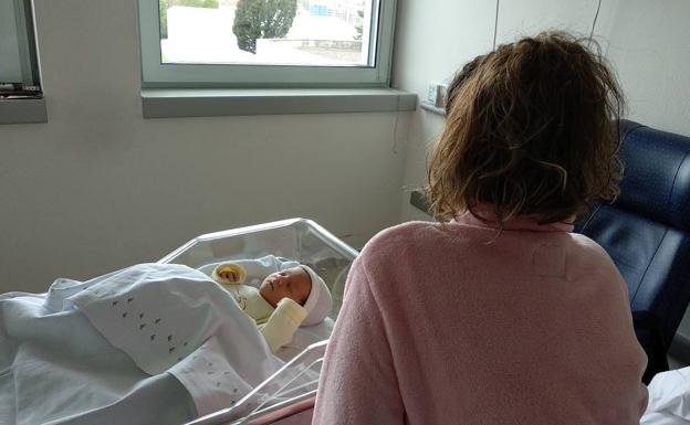 El Hospital San Agustín permitirá un acompañante por paciente a partir de mañana